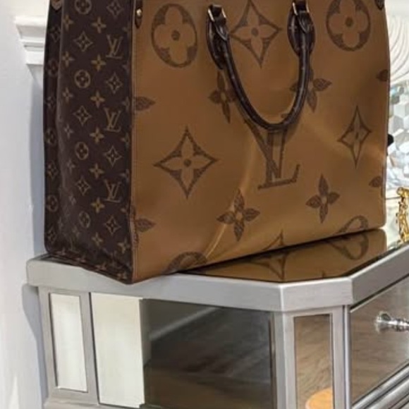 Louis Vuitton Tan and Brown Monogram Tote - Picture 2 of 6
